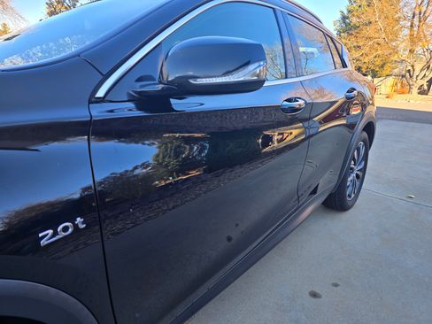 Used 2017 INFINITI QX30 Premium w/ Navigation Package image 5