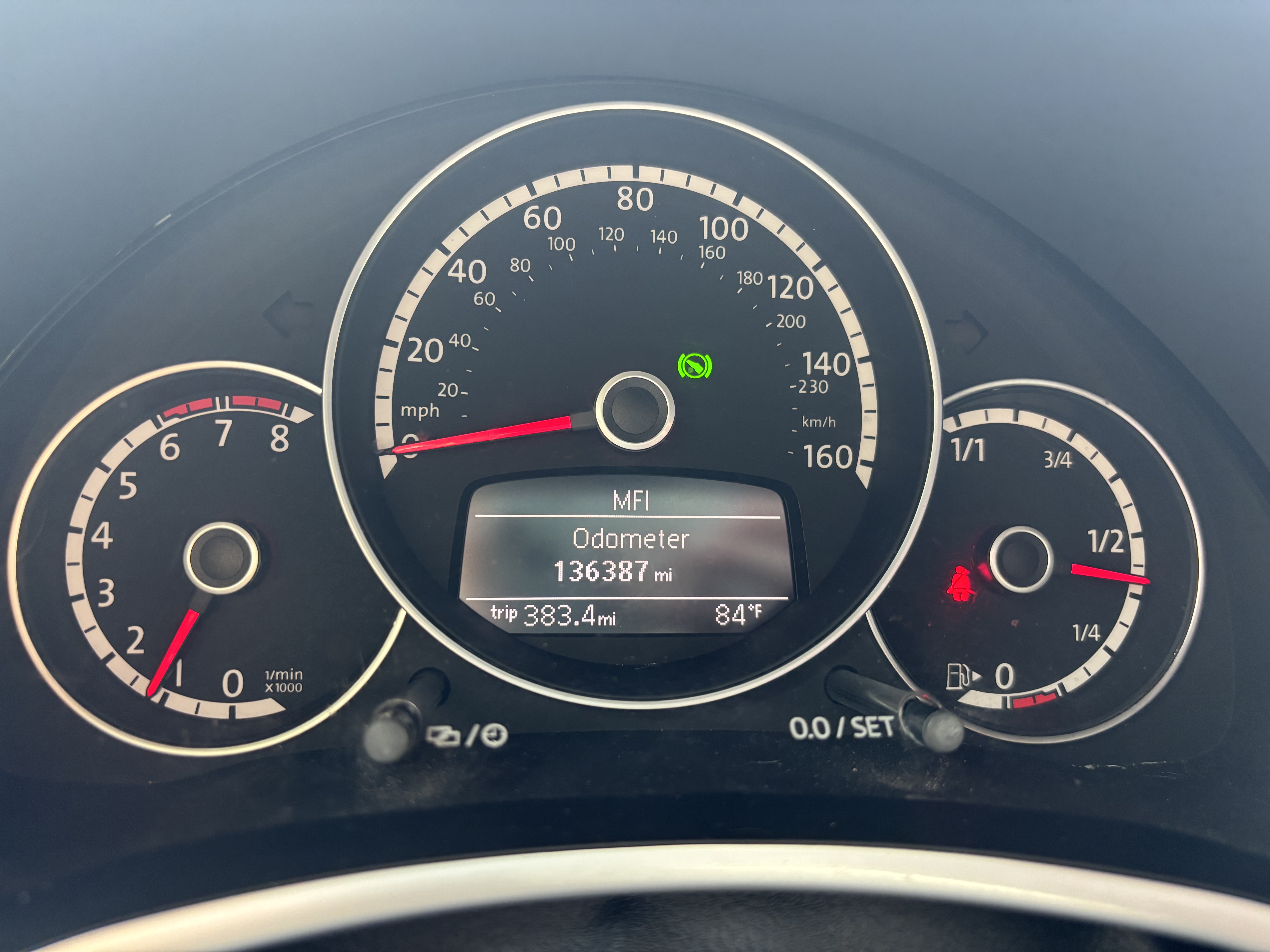 Used 2013 Volkswagen Beetle 2.5 Fender FWD image 9