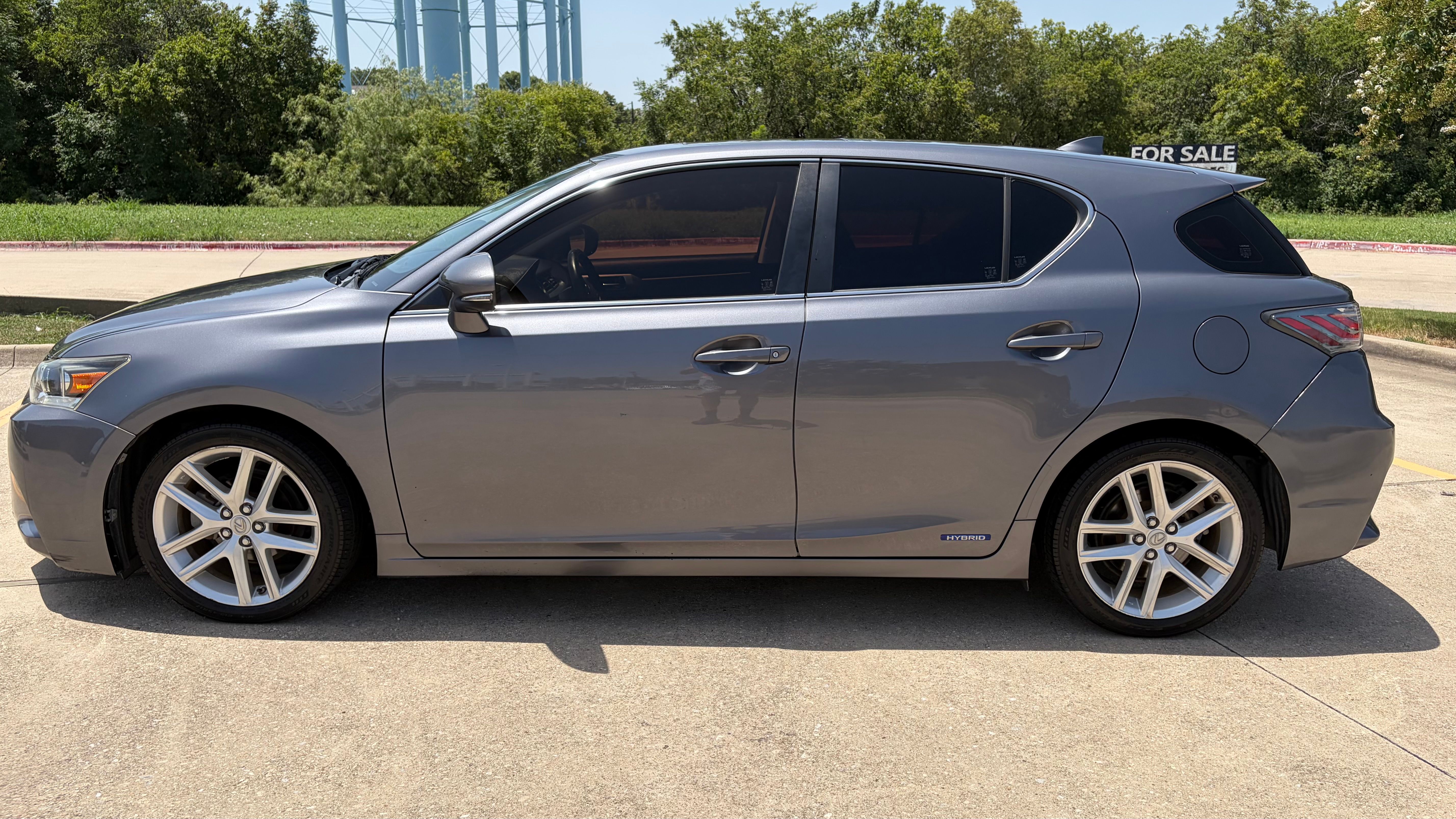 Used 2014 Lexus CT 200h w/ Seat Comfort Package FWD image 1