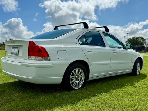 Used 2005 Volvo S60 2.4 image 6