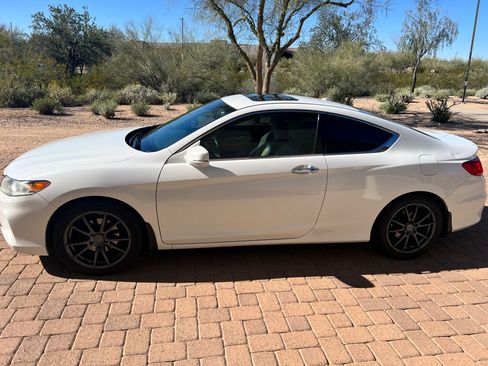 Used 2015 Honda Accord EX-L image 2