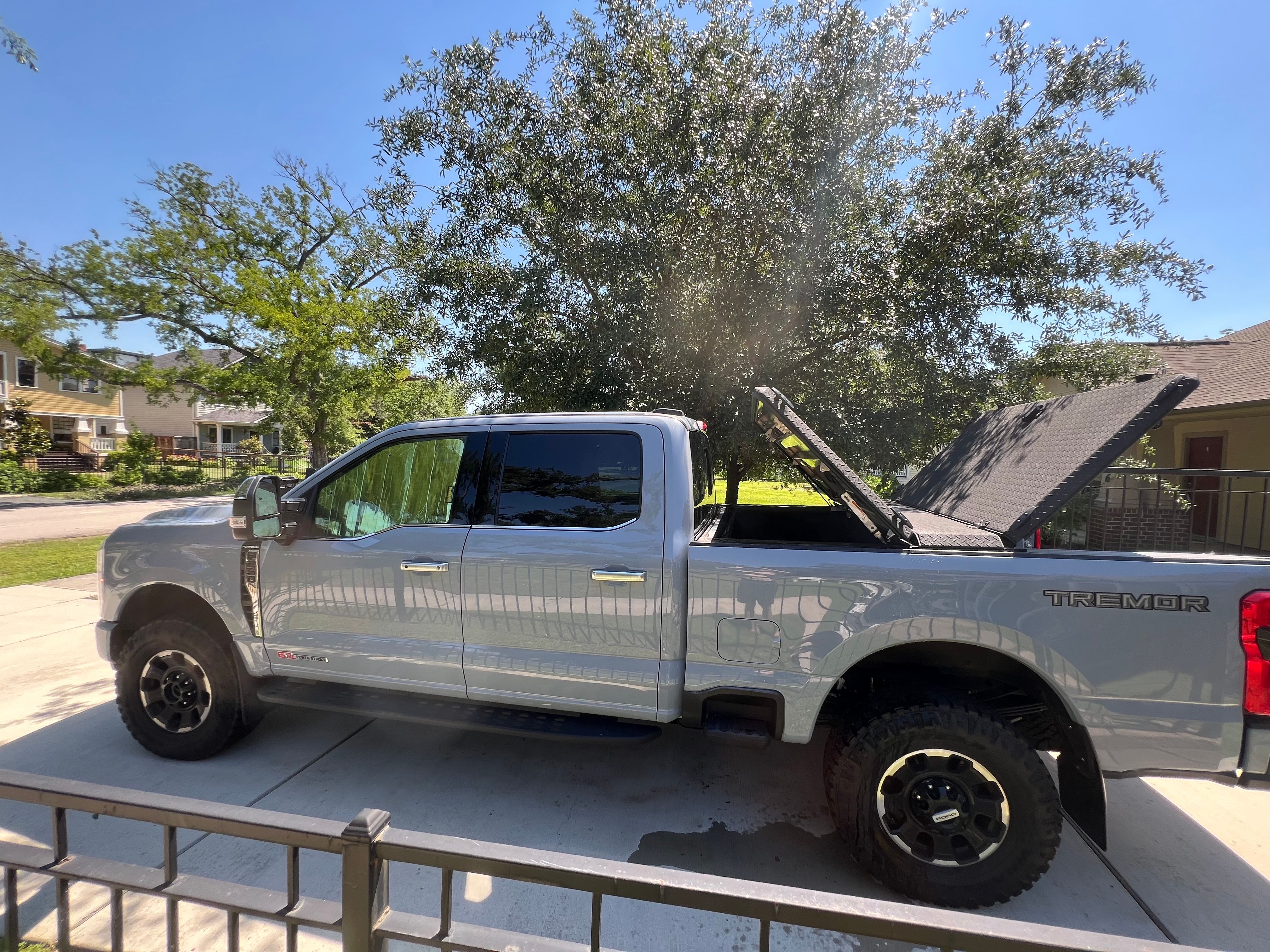 Used 2025 Ford F250 Platinum w/ Platinum Plus Package AWD/4WD image 8