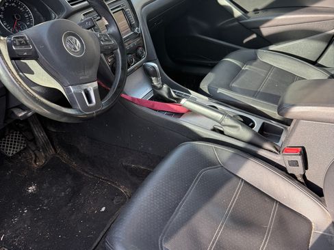 Used 2014 Volkswagen Passat 1.8T SE image 8