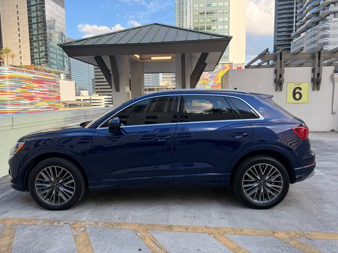 Used 2022 Audi Q3 2.0T Premium w/ Convenience Package image 2