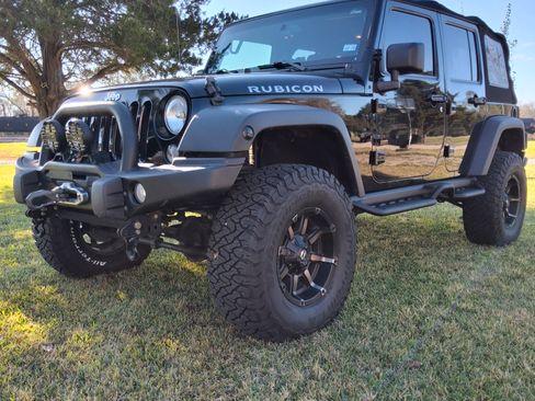 Used 2016 Jeep Wrangler Unlimited Rubicon image 5