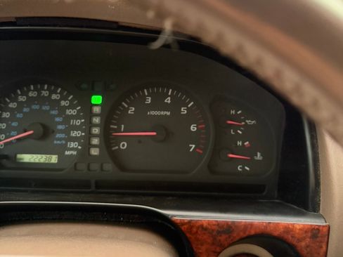 Used 1998 Toyota Land Cruiser w/ Leather Trim Pkg AWD/4WD image 9