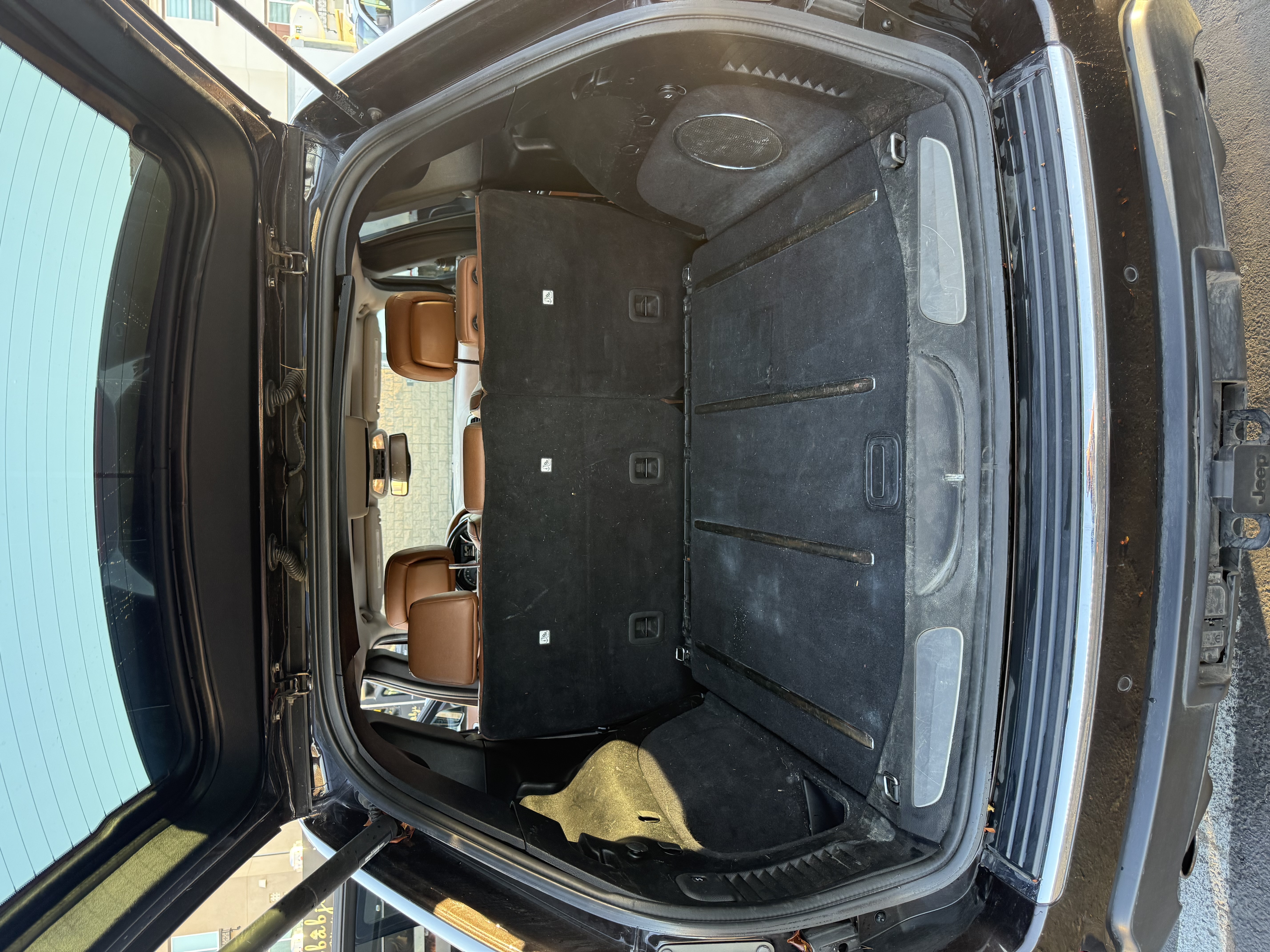 Used 2012 Jeep Grand Cherokee Overland Summit AWD/4WD image 11