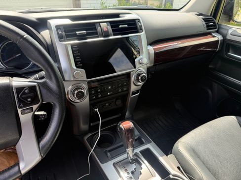 Used 2019 Toyota 4Runner Limited AWD/4WD image 18