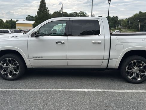 Used 2019 RAM 1500 Limited AWD/4WD image 2