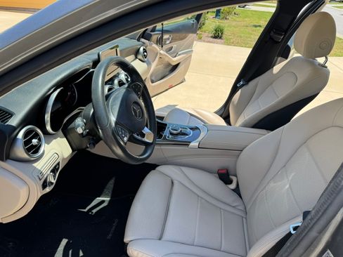 Used 2017 Mercedes-Benz C 300 Sedan image 5