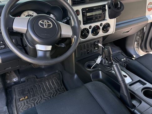 Used 2008 Toyota FJ Cruiser 4WD image 11