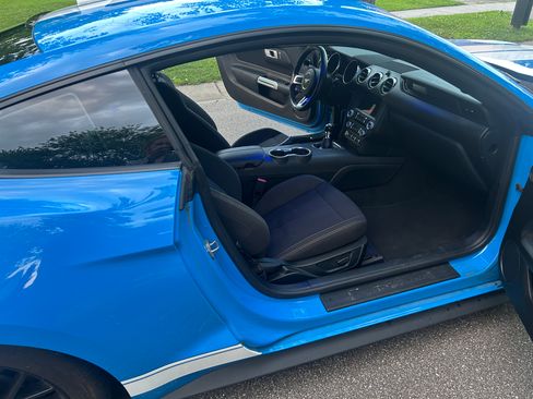 Used 2022 Ford Mustang GT RWD image 13