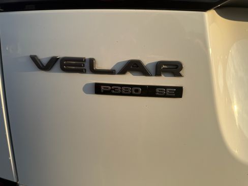 Used 2018 Land Rover Range Rover Velar R-Dynamic SE image 2
