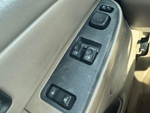 Used 2004 Chevrolet Silverado 1500 4x4 Regular Cab w/ Light Duty Power Package image 17