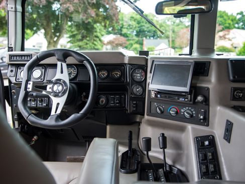 Used 1999 HUMMER H1 4-Door Wagon image 9