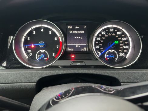 Used 2015 Volkswagen Golf R 4-Door image 8