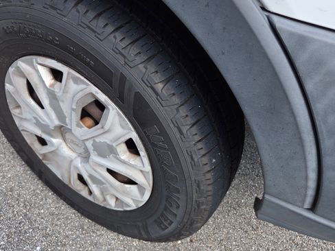 Used 2017 Ford Transit 350 XLT image 9