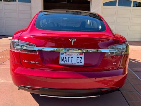 Used 2014 Tesla Model S P85 image 2