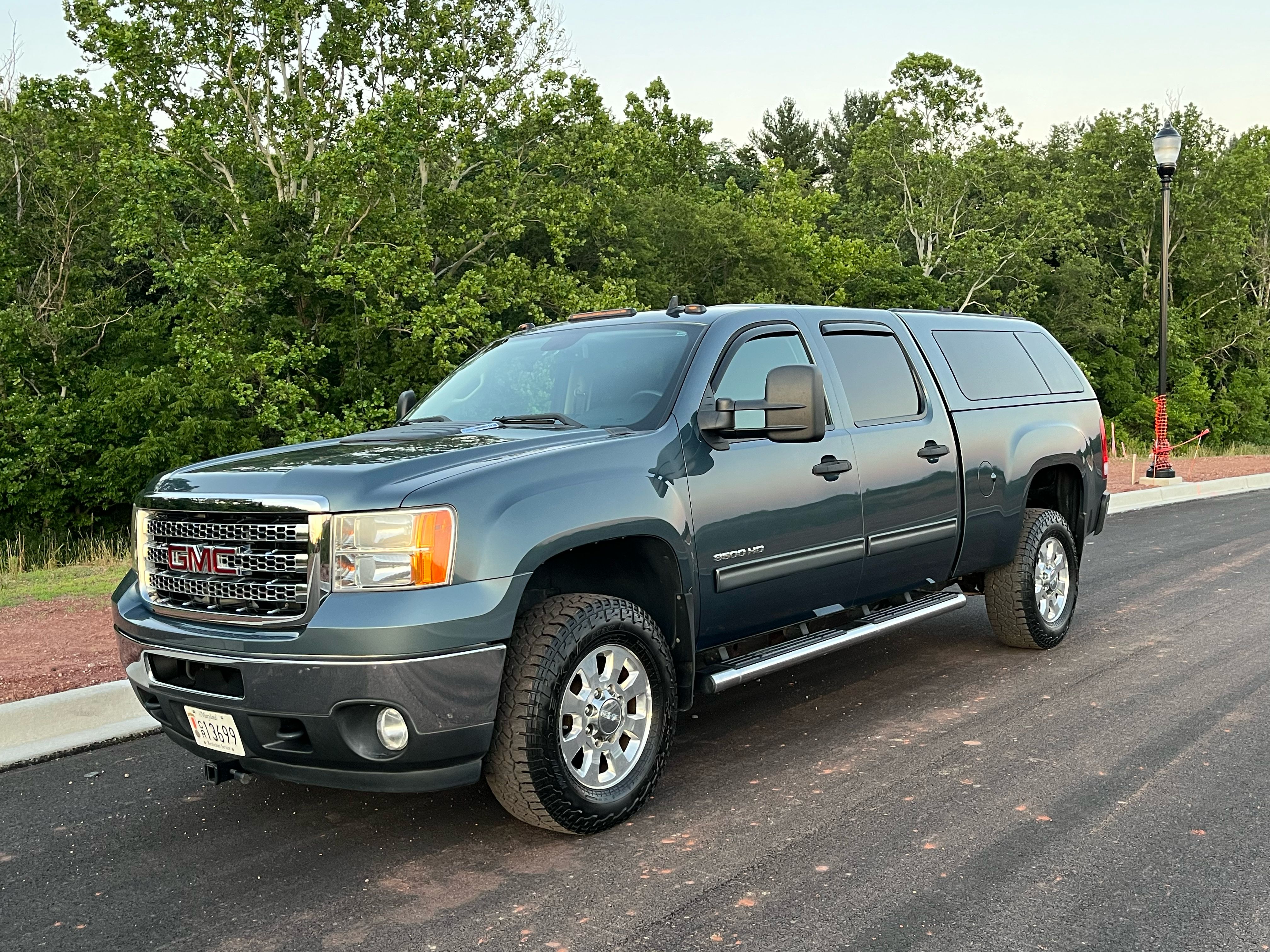 Used 2012 GMC Sierra 3500 SLE w/ SLE Preferred Package AWD/4WD image 2