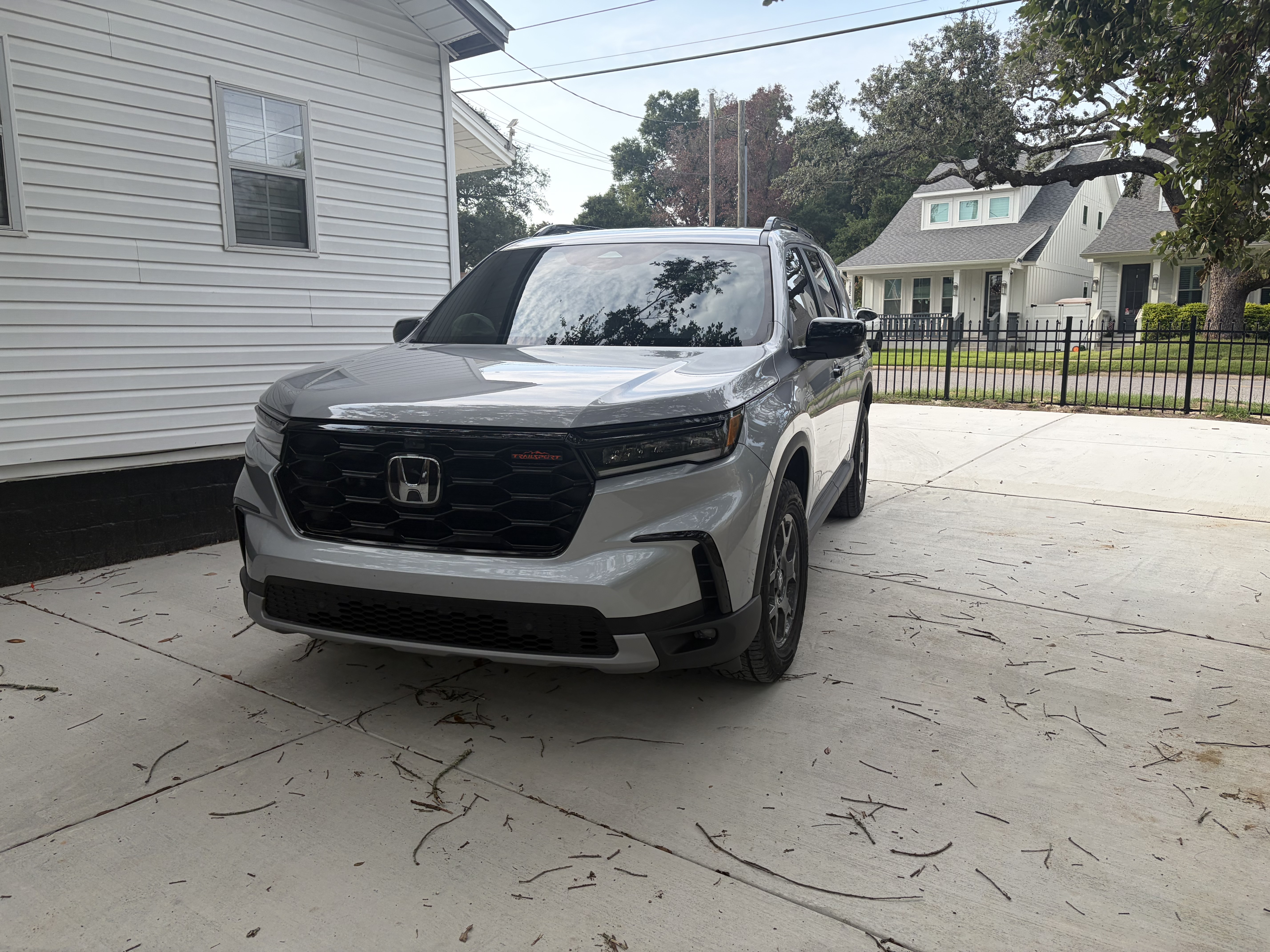 Used 2025 Honda Pilot TrailSport image 1