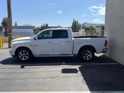 Used 2017 RAM 1500 Laramie RWD image 4