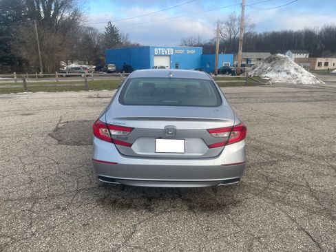 Used 2018 Honda Accord EX-L image 10