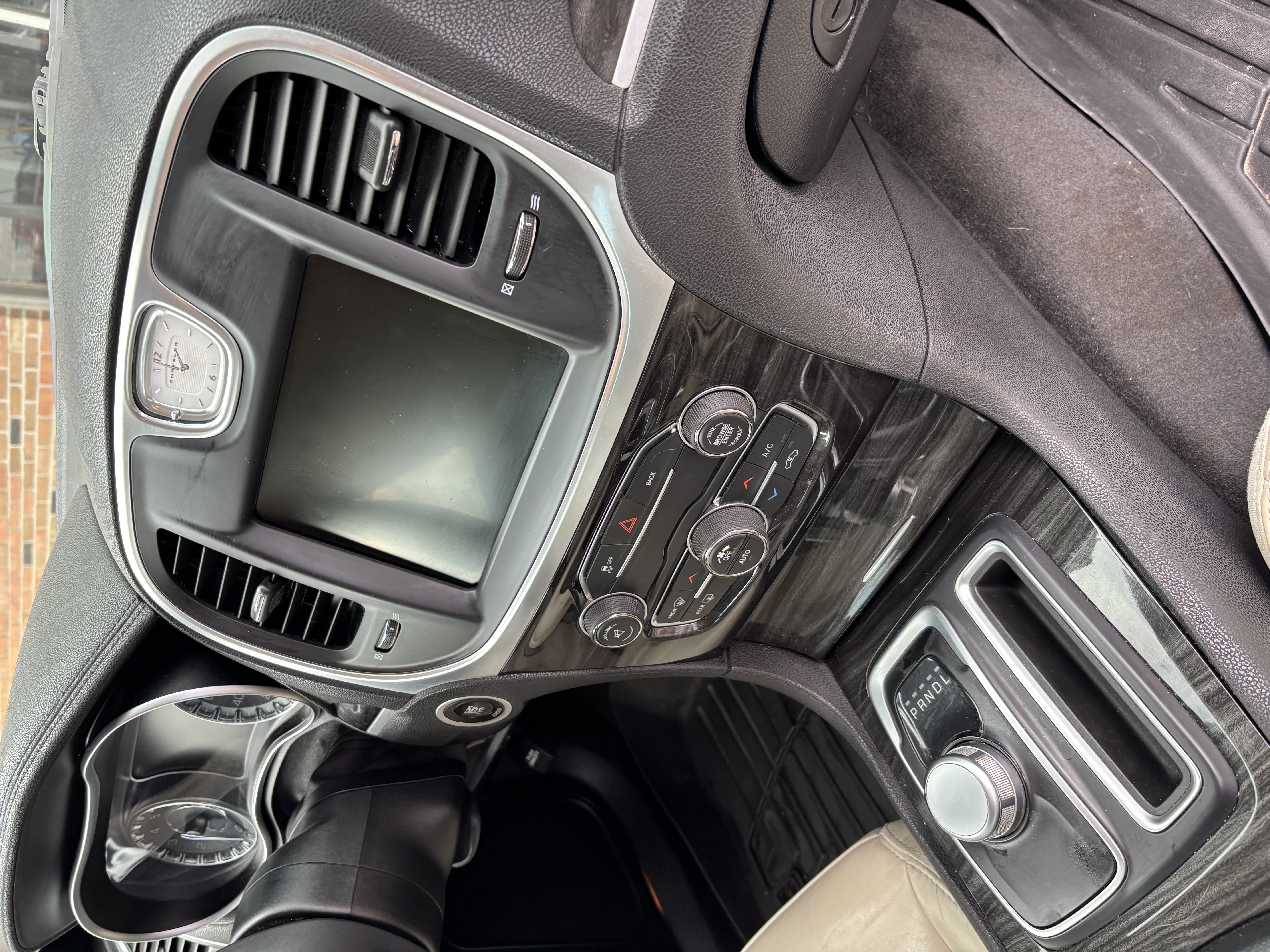 Used 2016 Chrysler 300 Limited RWD image 11