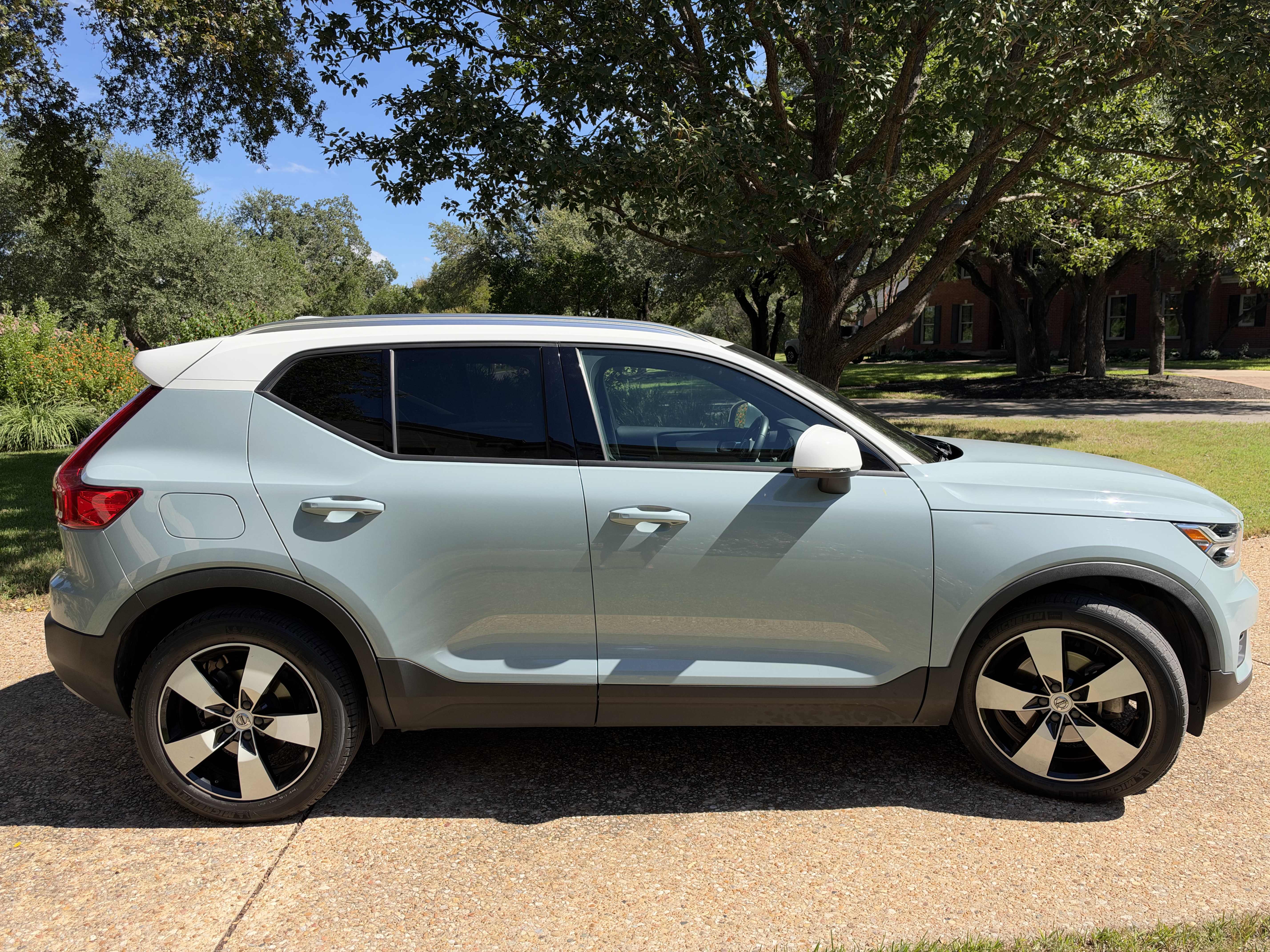 Used 2019 Volvo XC40 T5 Momentum AWD/4WD image 5