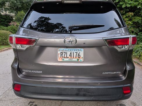 Used 2015 Toyota Highlander Limited AWD/4WD image 10