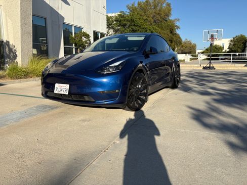 Used 2022 Tesla Model Y Performance AWD/4WD image 1