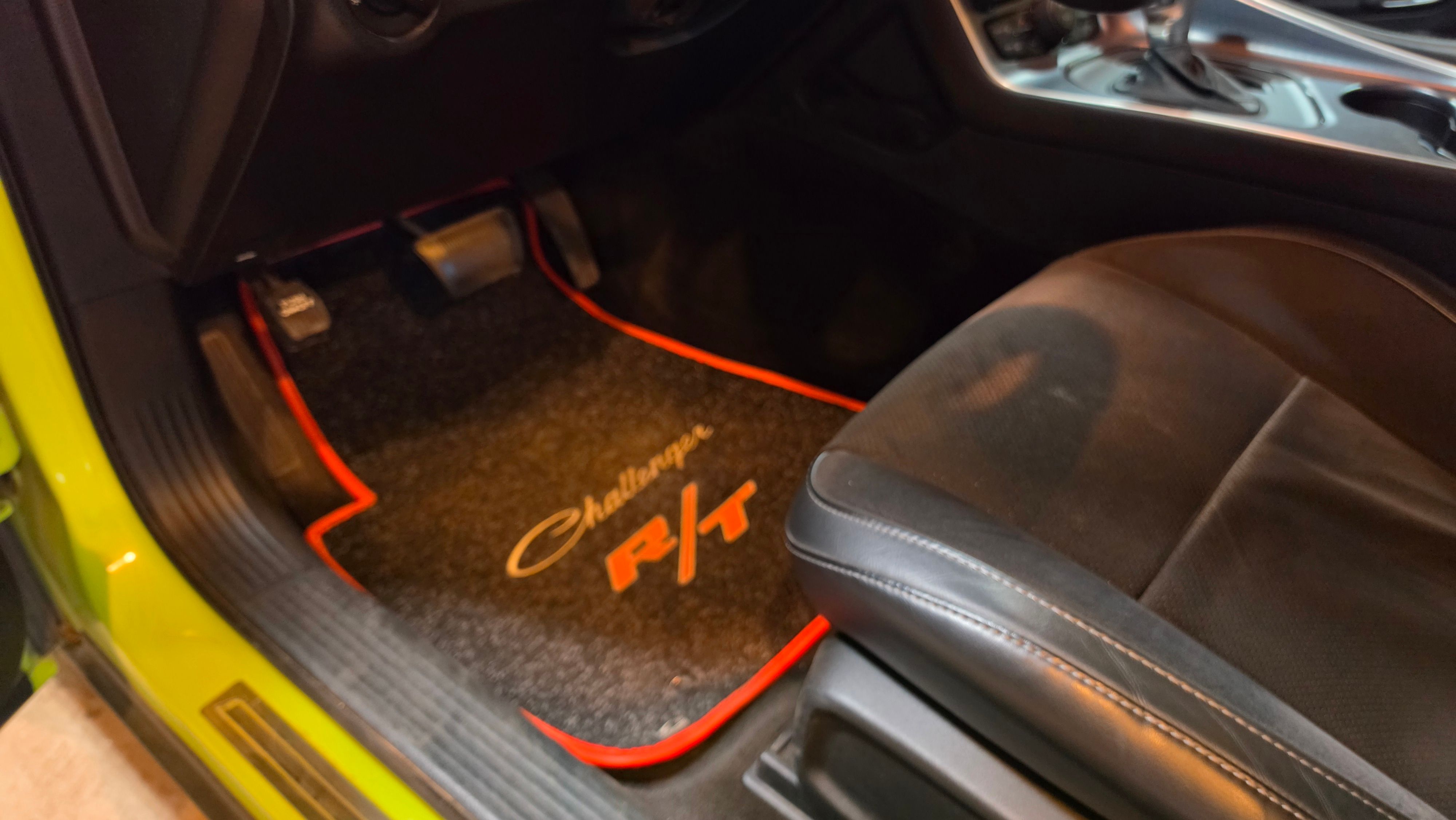 Used 2015 Dodge Challenger R/T Plus RWD image 24