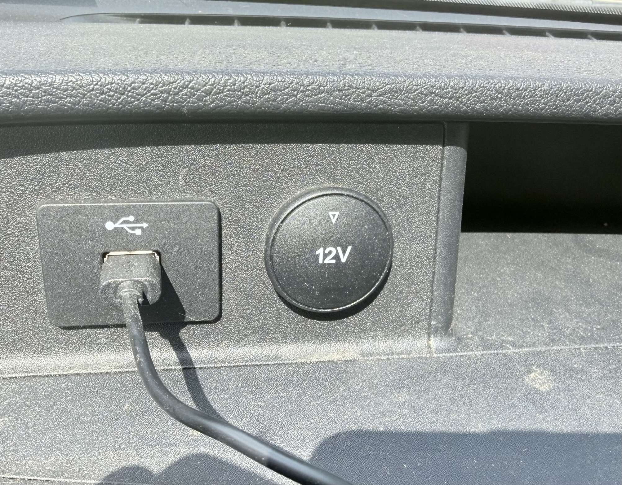 Used 2020 Ford Transit 250 148 High Roof RWD image 11