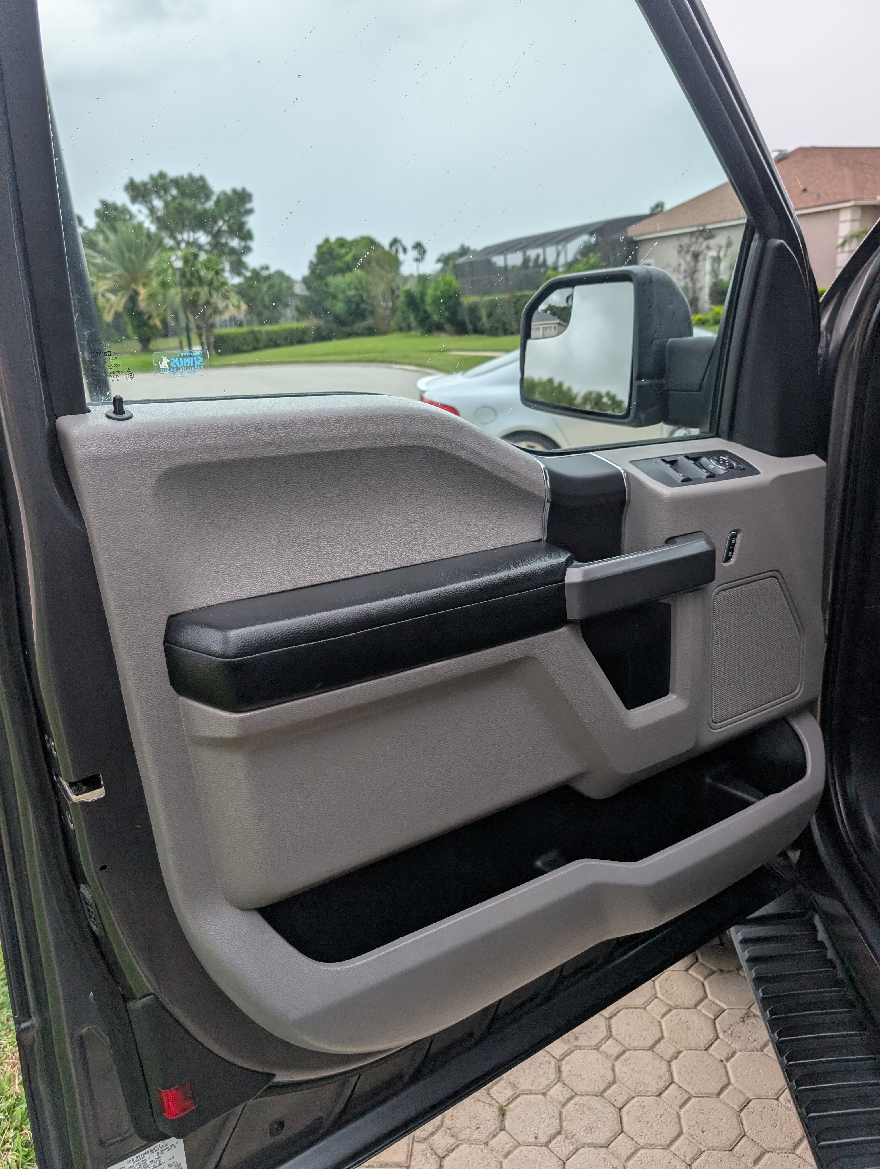 Used 2015 Ford F150 XLT AWD/4WD image 16