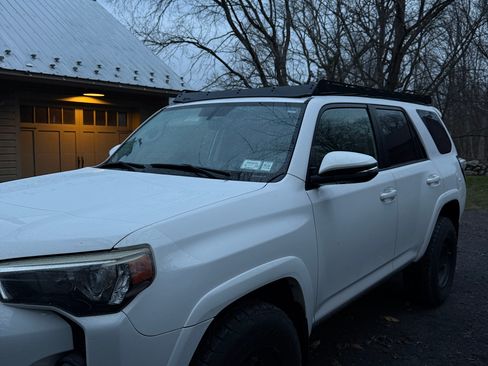 Used 2014 Toyota 4Runner SR5 Premium image 5