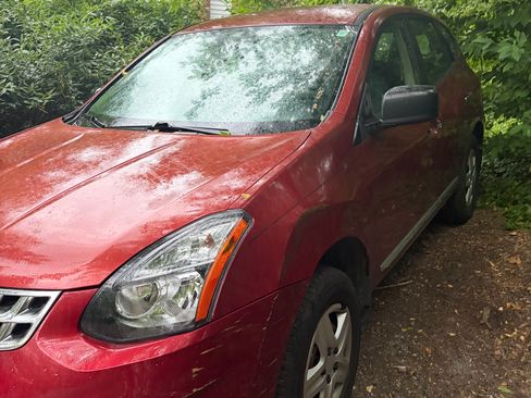 Used 2015 Nissan Rogue S AWD/4WD image 2