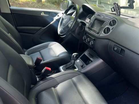 Used 2017 Volkswagen Tiguan Wolfsburg Edition AWD/4WD image 11