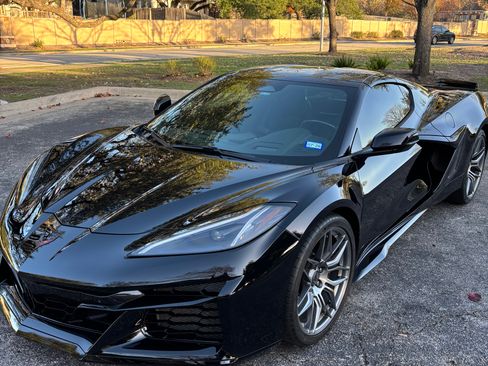 Used 2024 Chevrolet Corvette Z06 image 1