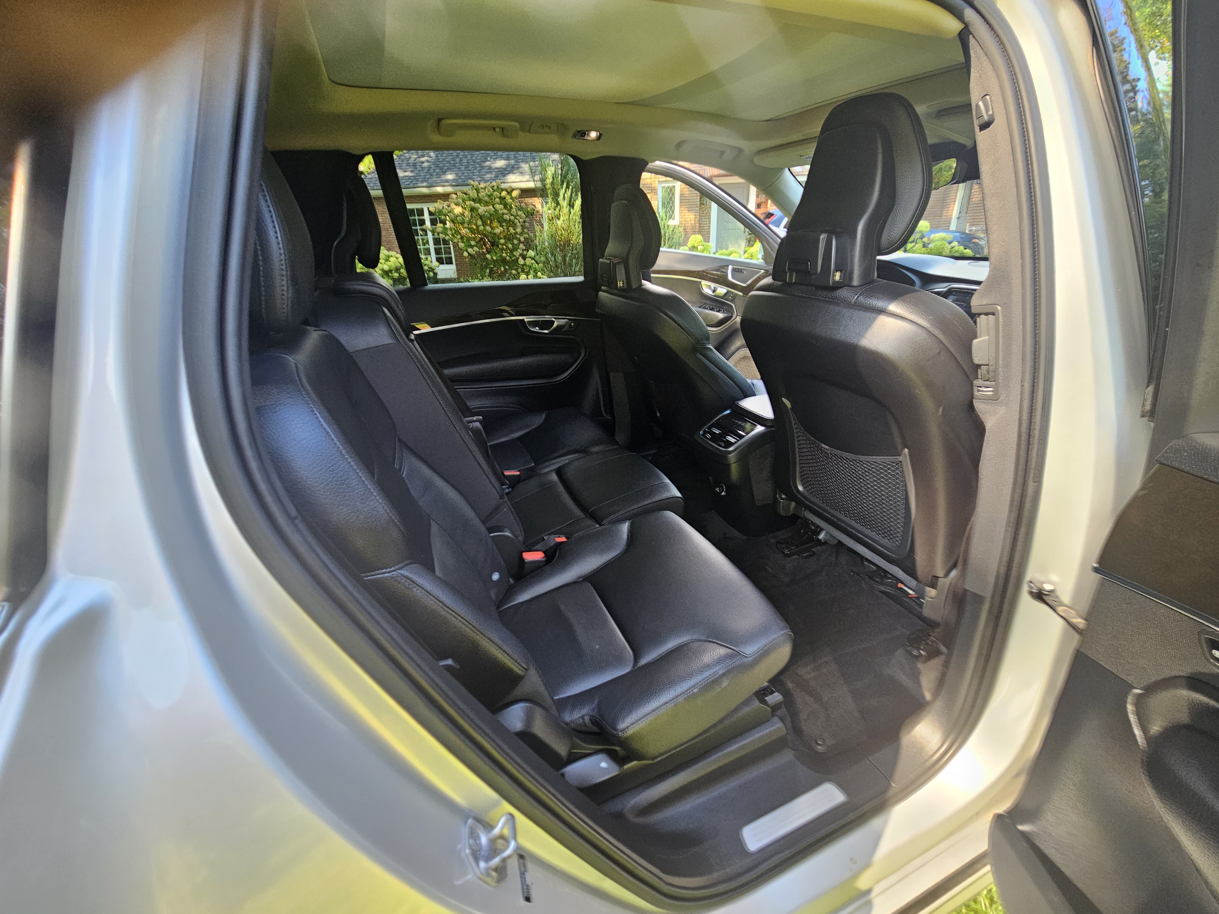 Used 2018 Volvo XC90 T6 Momentum w/ Convenience Package AWD/4WD image 11