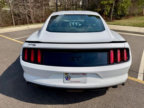 Used 2016 Ford Mustang GT Premium w/ Black Accent Package RWD image 5