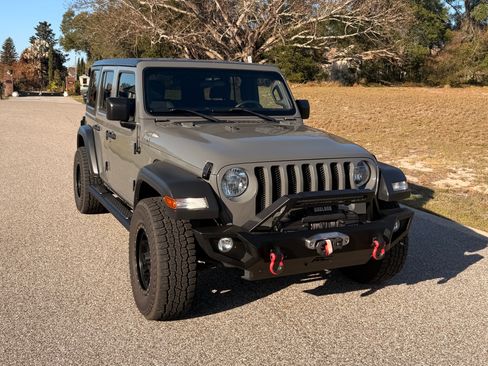 Used 2019 Jeep Wrangler Unlimited Sport S AWD/4WD image 1