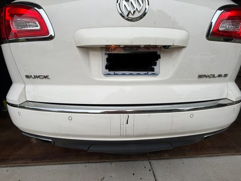 Used 2014 Buick Enclave Leather w/ Trailering Provision Package FWD image 15