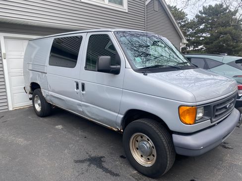 Used 2006 Ford E-250 and Econoline 250 image 8