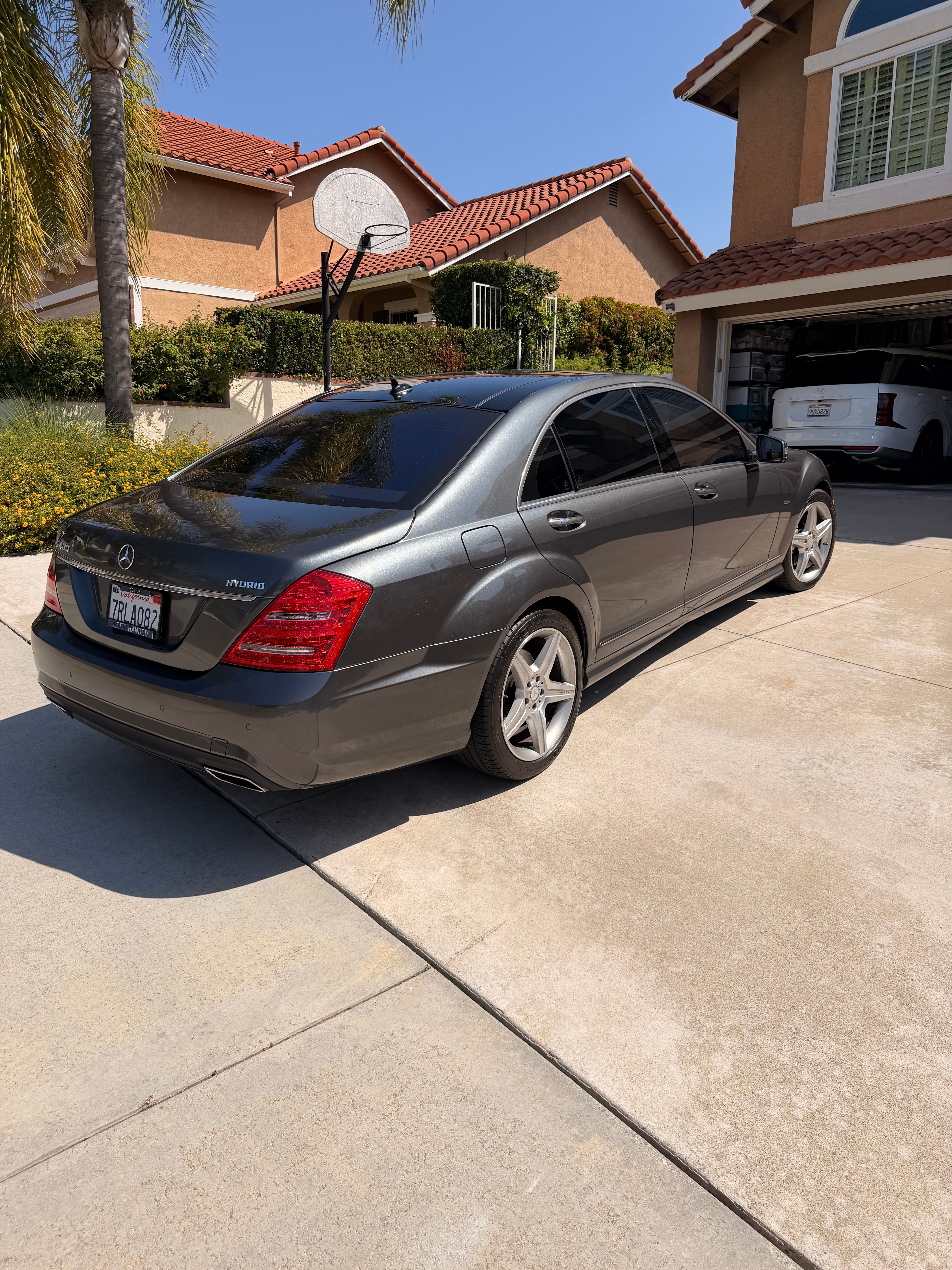 Used 2010 Mercedes-Benz S 400 image 1