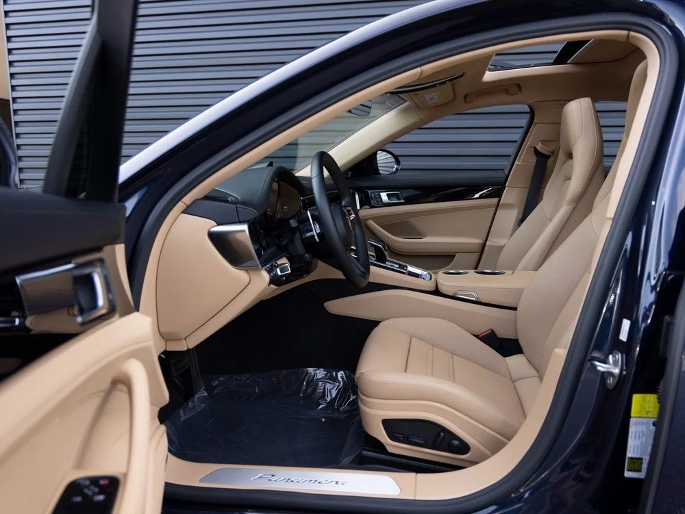Used 2023 Porsche Panamera image 9