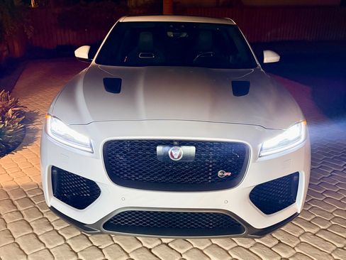 Used 2020 Jaguar F-PACE SVR AWD/4WD image 6