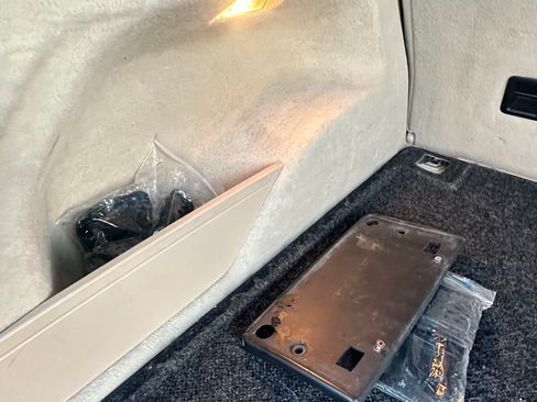 Used 2012 Volkswagen Touareg Hybrid image 17