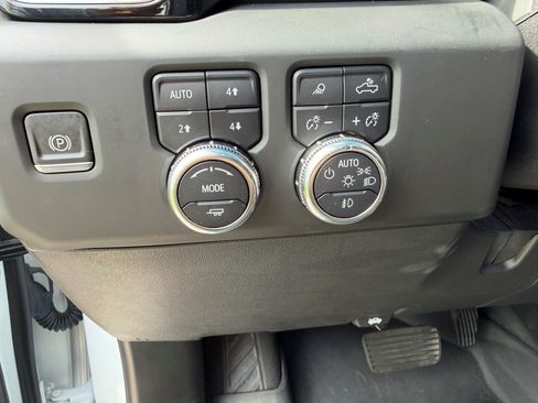 Used 2024 GMC Sierra 3500 Denali w/ Technology Package AWD/4WD image 16