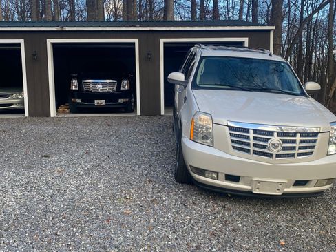 Used 2008 Cadillac Escalade AWD image 6