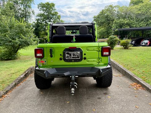 Used 2018 Jeep Wrangler Sport image 6