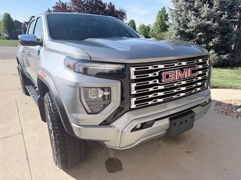 Used 2025 GMC Canyon Denali AWD/4WD image 5